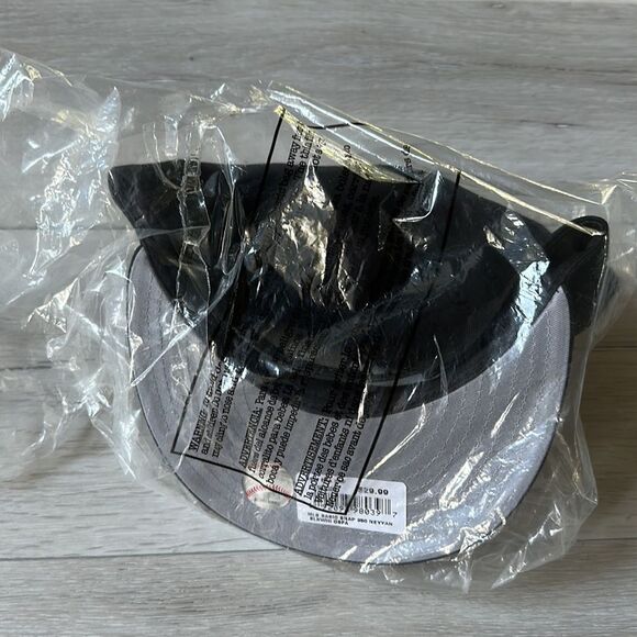 New Era NY Yankees Team Color Basic 9FIFTY Snapback in Black & White NWT - Picture 9 of 10